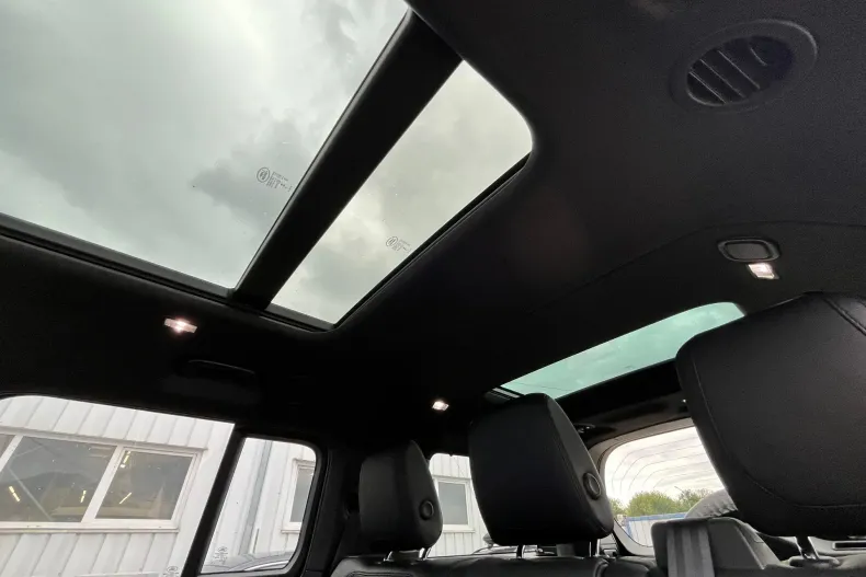 Land Rover Defender din 2023 cu 59.726 km - oferta LAN232979 - foto 37