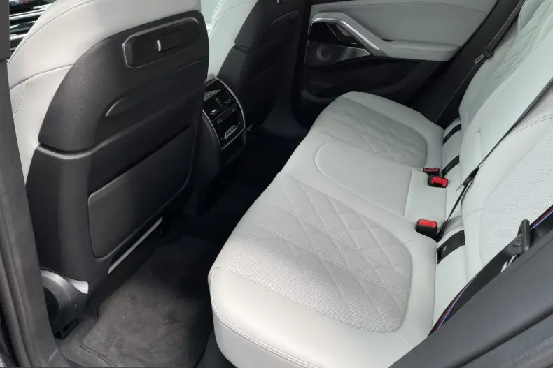 BMW X6 (Seria X) din 2025 cu 11.850 km - oferta BMW232989 - foto 8