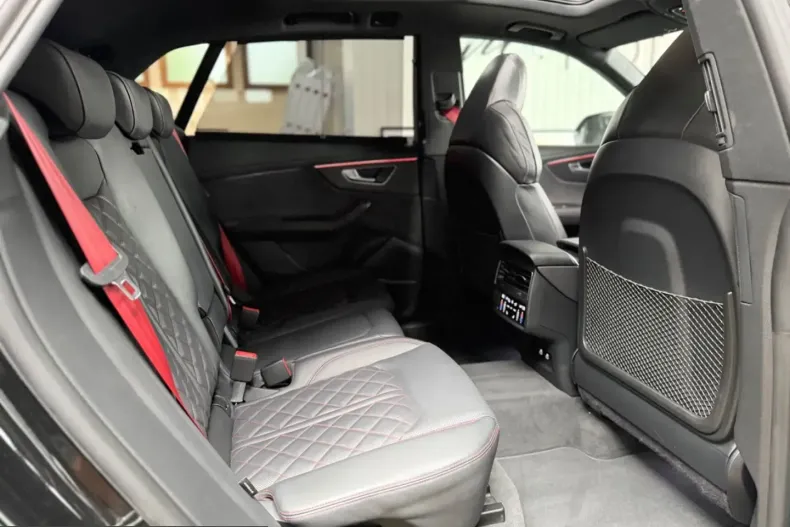 Audi SQ8 din 2024 cu 14.800 km - oferta AUD233012 - foto 28