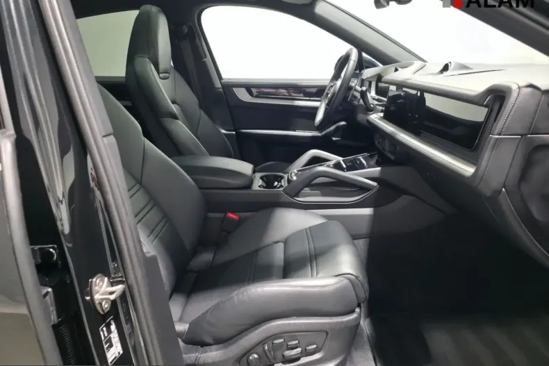 Porsche Cayenne din 2025 cu 20.000 km - oferta POR233023 - foto 33