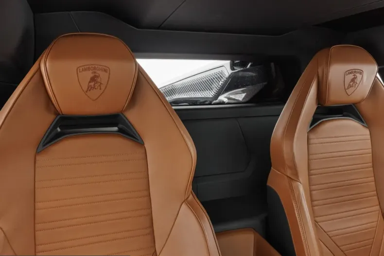 Lamborghini Revuelto din 2024 cu 9.300 km - oferta LAM233024 - foto 13