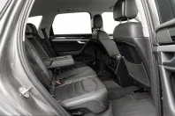 Volkswagen Touareg din 2023 cu 92.775 km - oferta VOL233088 - foto 4
