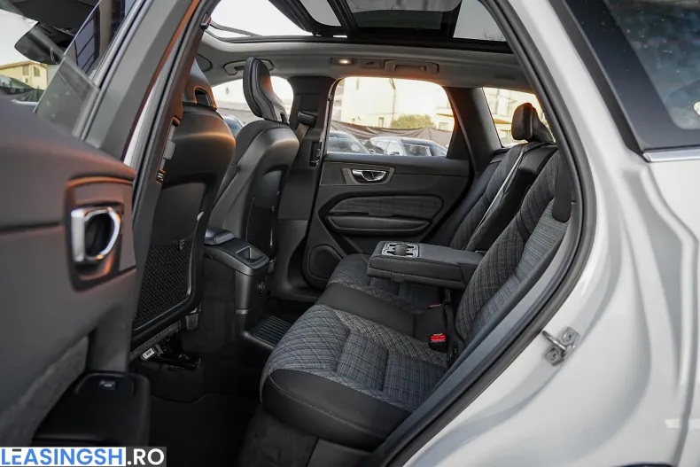 Volvo XC60 din 2022 cu 107.460 km - oferta VOL233102 - foto 17