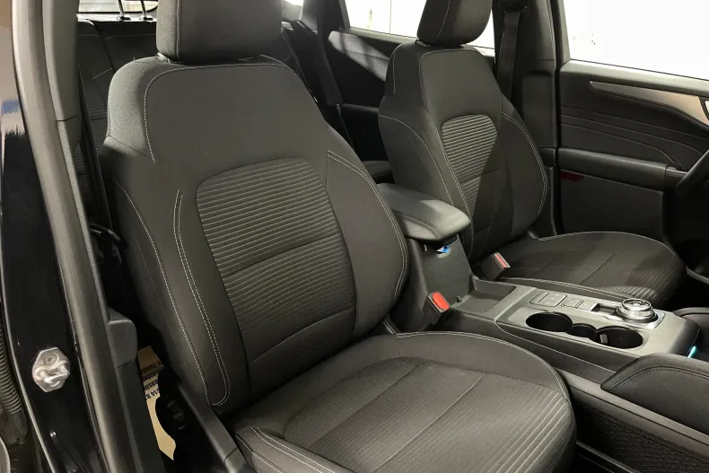Ford Kuga din 2022 cu 67.767 km - oferta FOR233115 - foto 9