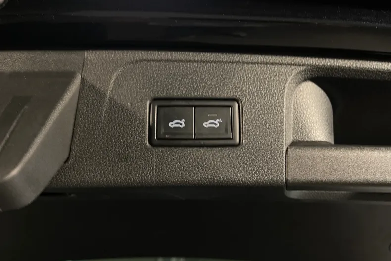 Volkswagen Passat din 2021 cu 145.094 km - oferta VOL233122 - foto 22