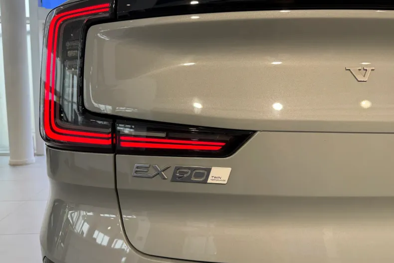 Volvo EX90 din 2024 cu 22.000 km - oferta VOL233154 - foto 9