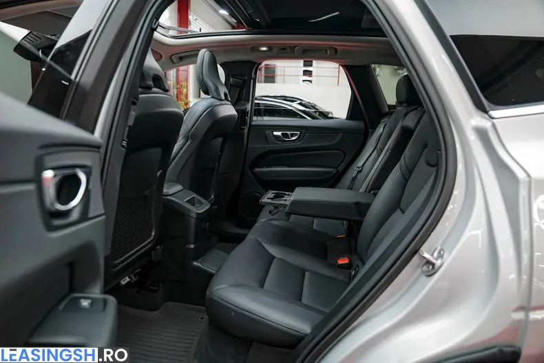 Volvo XC60 din 2023 cu 109.000 km - oferta VOL233161 - foto 6