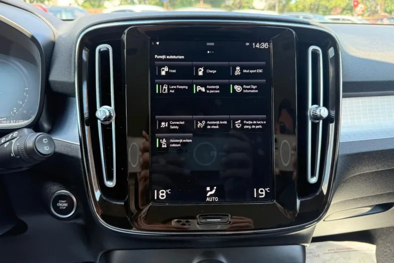 Volvo XC40 din 2021 cu 79.234 km - oferta VOL233190 - foto 12