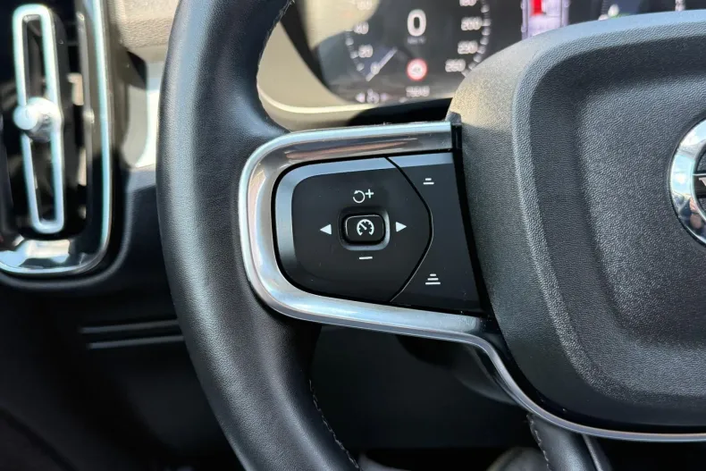 Volvo XC40 din 2021 cu 79.234 km - oferta VOL233190 - foto 18