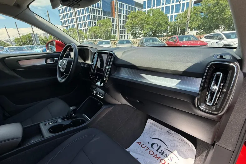 Volvo XC40 din 2021 cu 79.234 km - oferta VOL233190 - foto 23