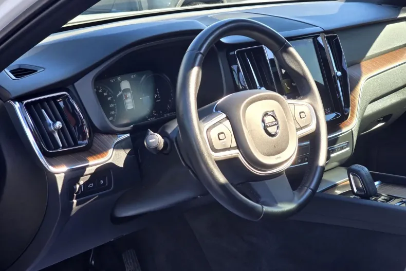 Volvo XC60 din 2021 cu 91.705 km - oferta VOL233194 - foto 10