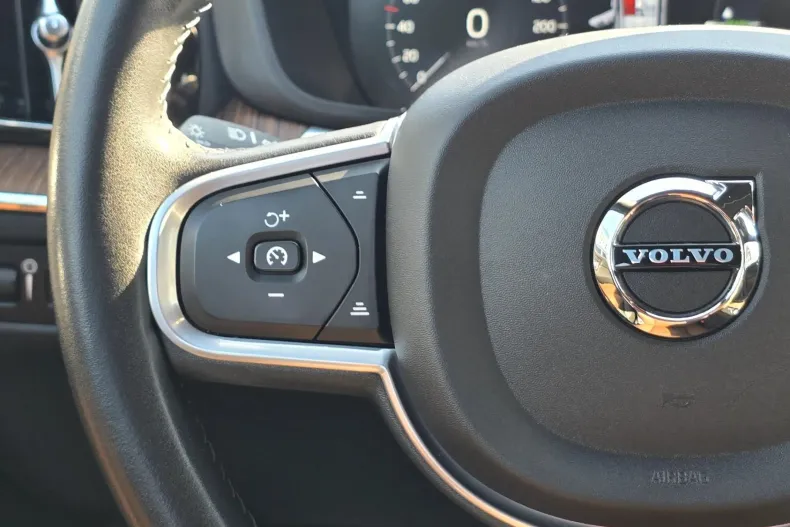 Volvo XC60 din 2021 cu 91.705 km - oferta VOL233194 - foto 13
