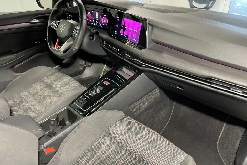 Volkswagen Golf din 2023 cu 21.396 km - oferta VOL233204 - foto 29