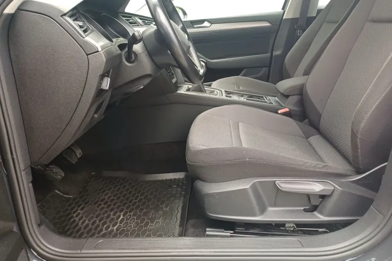 Volkswagen Passat din 2021 cu 94.490 km - oferta VOL233206 - foto 11