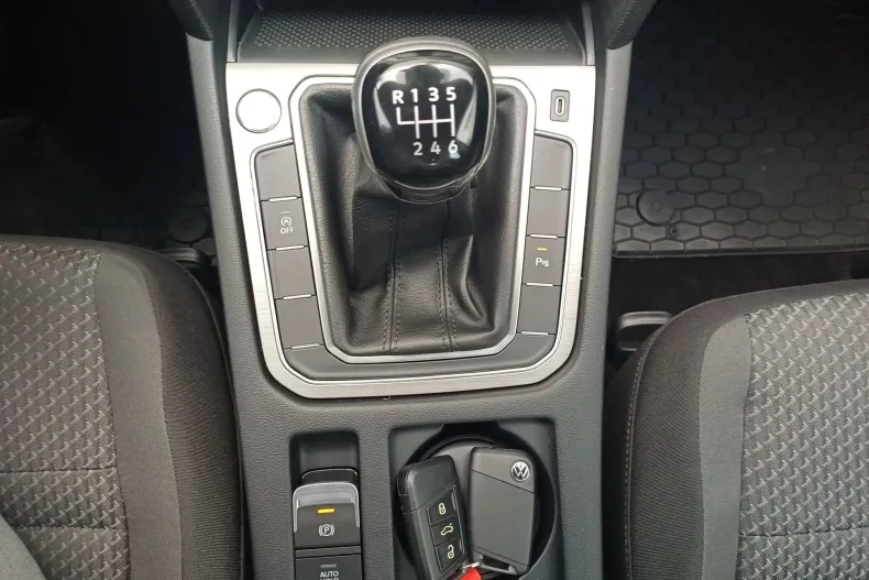 Volkswagen Passat din 2021 cu 94.490 km - oferta VOL233206 - foto 16