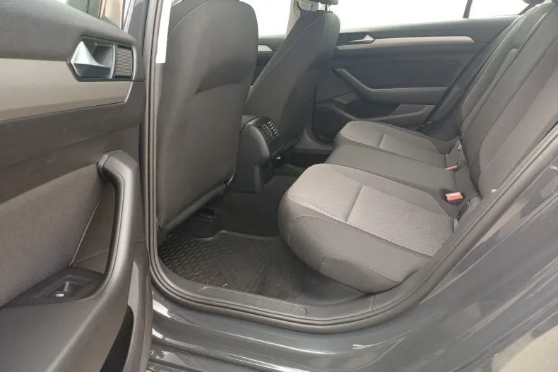 Volkswagen Passat din 2021 cu 94.490 km - oferta VOL233206 - foto 18