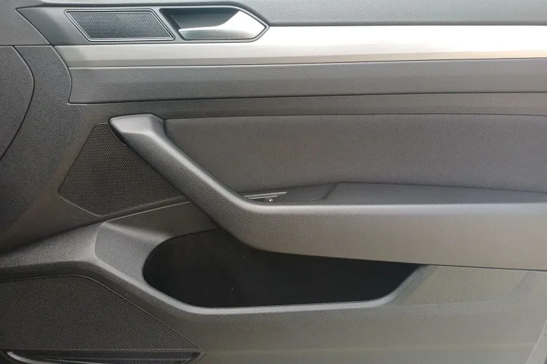 Volkswagen Passat din 2021 cu 94.490 km - oferta VOL233206 - foto 21