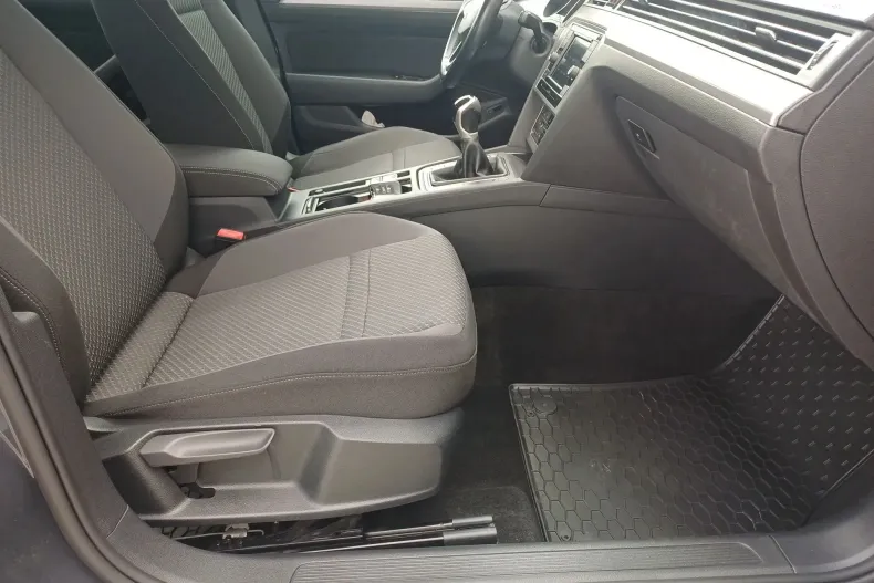 Volkswagen Passat din 2021 cu 94.490 km - oferta VOL233206 - foto 22