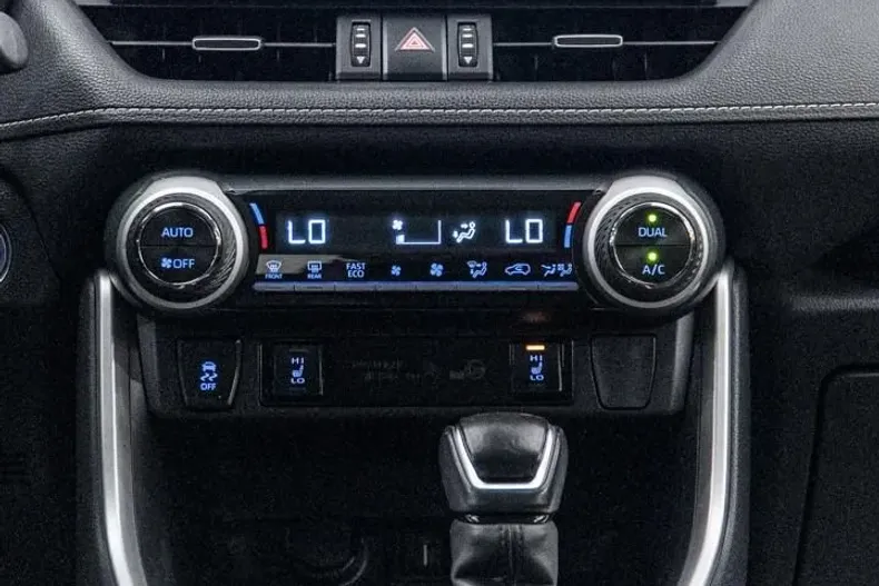 Toyota RAV4 din 2022 cu 175.000 km - oferta TOY233210 - foto 4