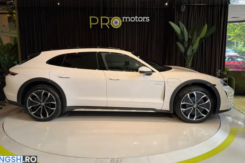 Porsche Taycan din 2023 cu 39.262 km - oferta POR233220 - foto 3