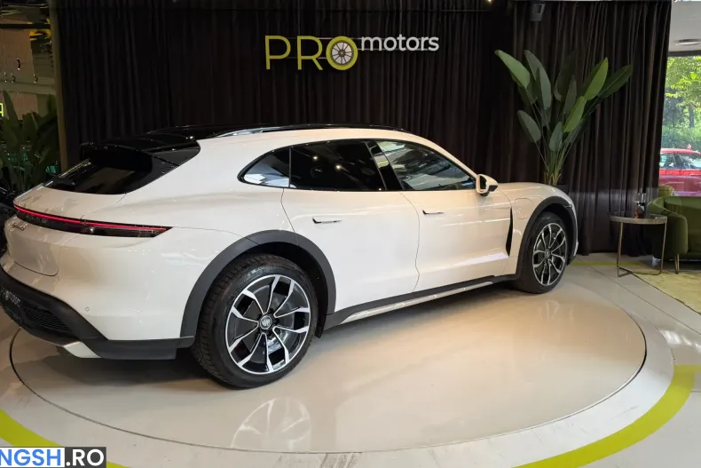 Porsche Taycan din 2023 cu 39.262 km - oferta POR233220 - foto 4
