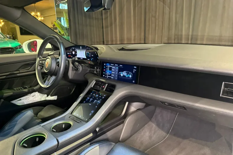 Porsche Taycan din 2023 cu 39.262 km - oferta POR233220 - foto 24