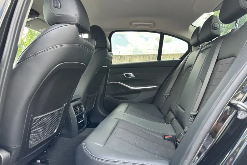 BMW 320i (Seria 3) din 2023 cu 86.158 km - oferta BMW233241 - foto 12