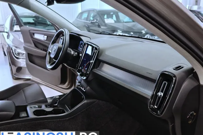Volvo XC40 din 2022 cu 152.383 km - oferta VOL233272 - foto 11