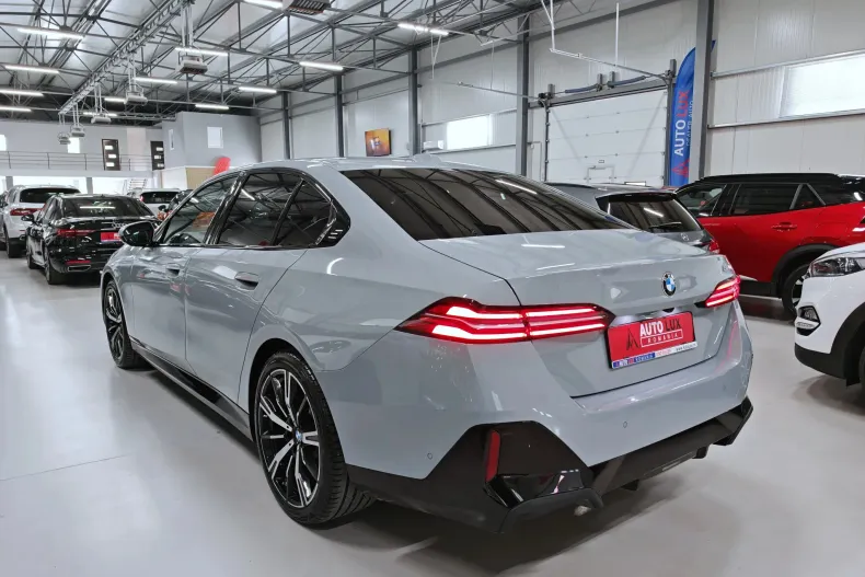 BMW 520i (Seria 5) din 2025 cu 5.462 km - oferta BMW233277 - foto 5