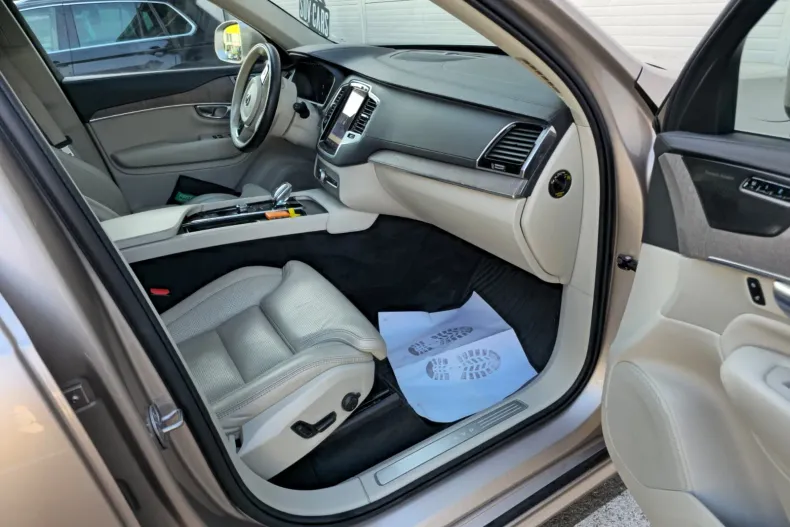 Volvo XC90 din 2023 cu 51.085 km - oferta VOL233290 - foto 24