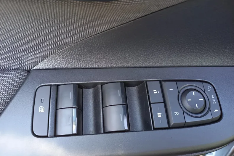 Toyota C-HR din 2025 cu 6.750 km - oferta TOY233301 - foto 10