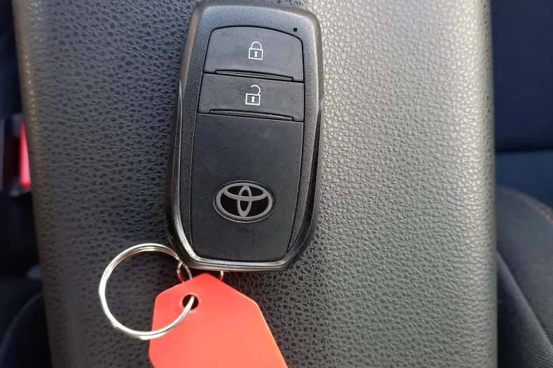 Toyota C-HR din 2025 cu 6.750 km - oferta TOY233301 - foto 30