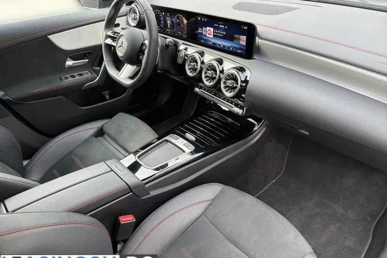 Mercedes-Benz CLA 250 (Clasa CLA) din 2025 cu 20.000 km - oferta MER233325 - foto 19