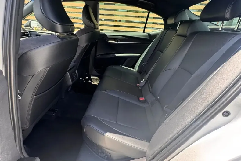 Toyota Camry din 2024 cu 19.450 km - oferta TOY233330 - foto 11
