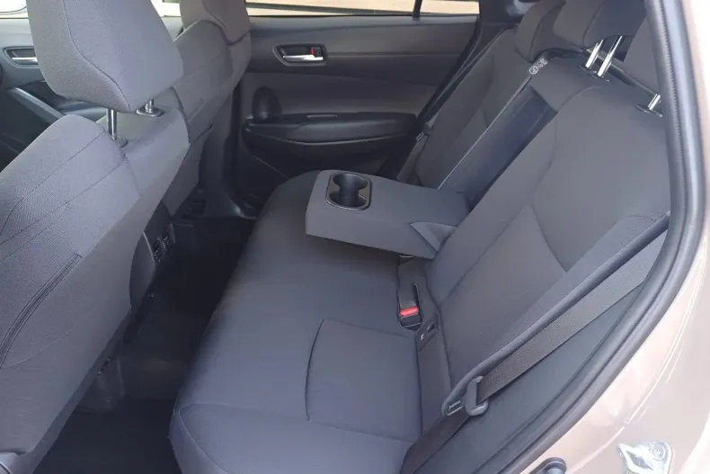 Toyota Corolla Cross din 2025 cu 7.450 km - oferta TOY233335 - foto 8