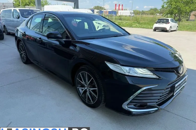 Toyota Camry din 2023 cu 38.436 km - oferta TOY233341 - foto 4