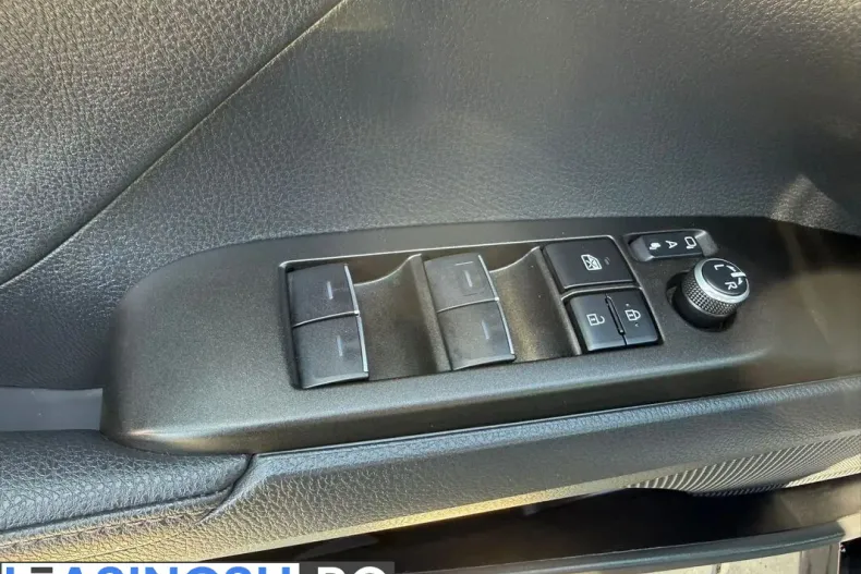 Toyota Camry din 2023 cu 38.436 km - oferta TOY233341 - foto 9
