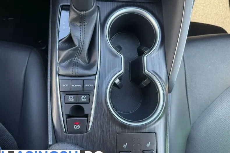 Toyota Camry din 2023 cu 38.436 km - oferta TOY233341 - foto 17