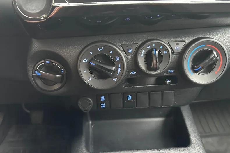Toyota Hilux din 2021 cu 109.579 km - oferta TOY233346 - foto 7