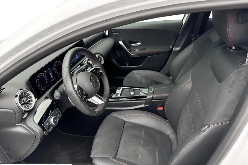 Mercedes-Benz A 220 (Clasa A) din 2024 cu 8.160 km - oferta MER233366 - foto 12