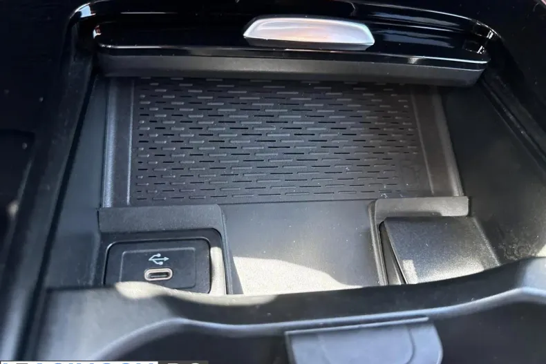 Mercedes-Benz GLA 200 (Clasa GLA) din 2023 cu 17.367 km - oferta MER233369 - foto 17