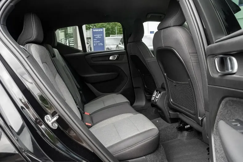 Volvo XC40 din 2024 cu 49.000 km - oferta VOL233382 - foto 4