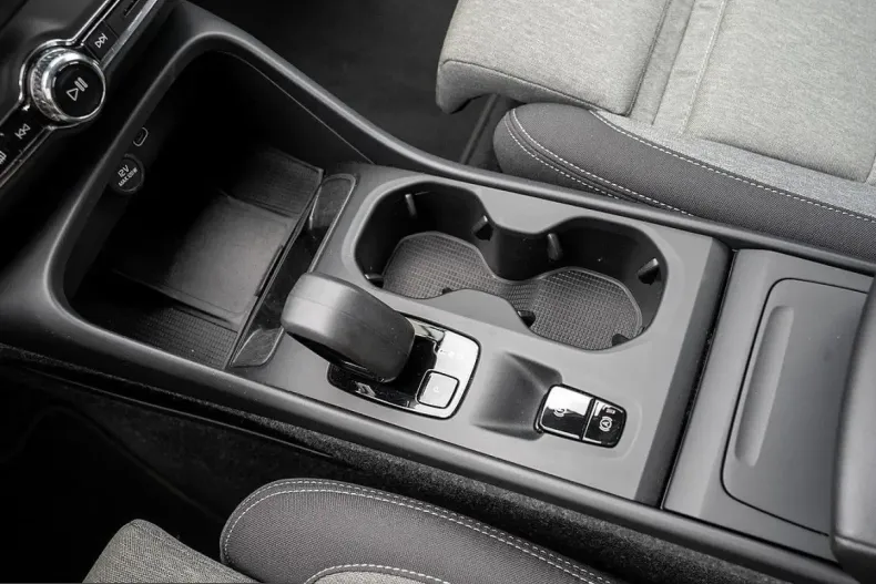 Volvo XC40 din 2024 cu 49.000 km - oferta VOL233382 - foto 19