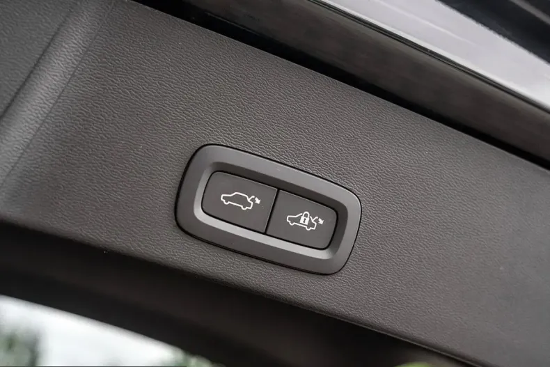 Volvo XC40 din 2024 cu 49.000 km - oferta VOL233382 - foto 29
