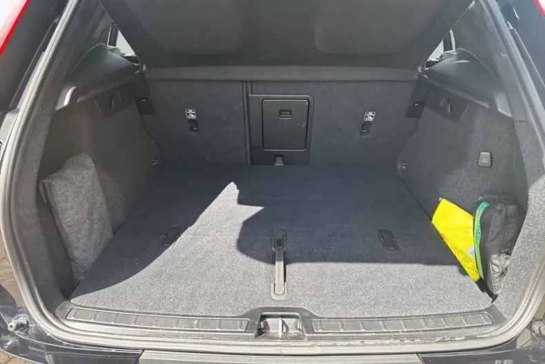 Volvo XC40 din 2025 cu 13.708 km - oferta VOL233383 - foto 7