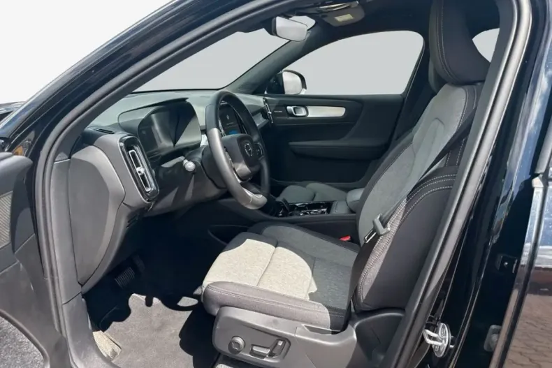 Volvo XC40 din 2025 cu 13.708 km - oferta VOL233383 - foto 8