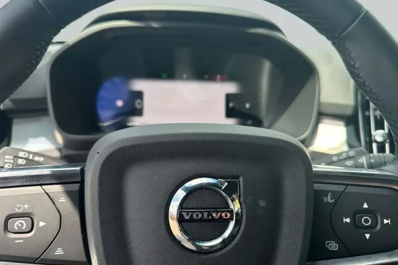 Volvo XC40 din 2025 cu 13.708 km - oferta VOL233383 - foto 16