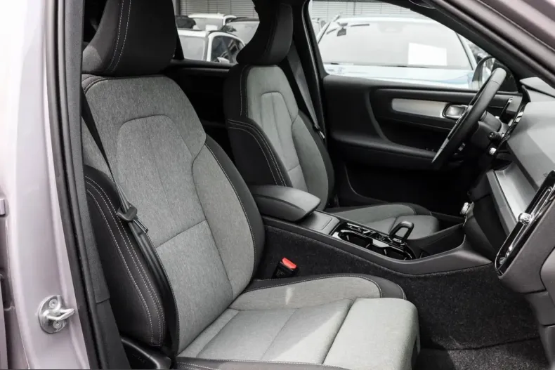 Volvo XC40 din 2024 cu 46.300 km - oferta VOL233385 - foto 6