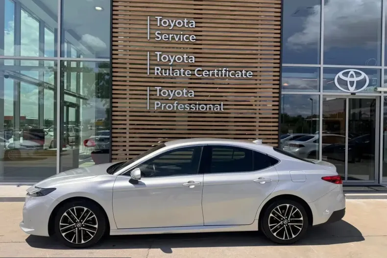 Toyota Camry din 2024 cu 19.450 km - oferta TOY233387 - foto 4