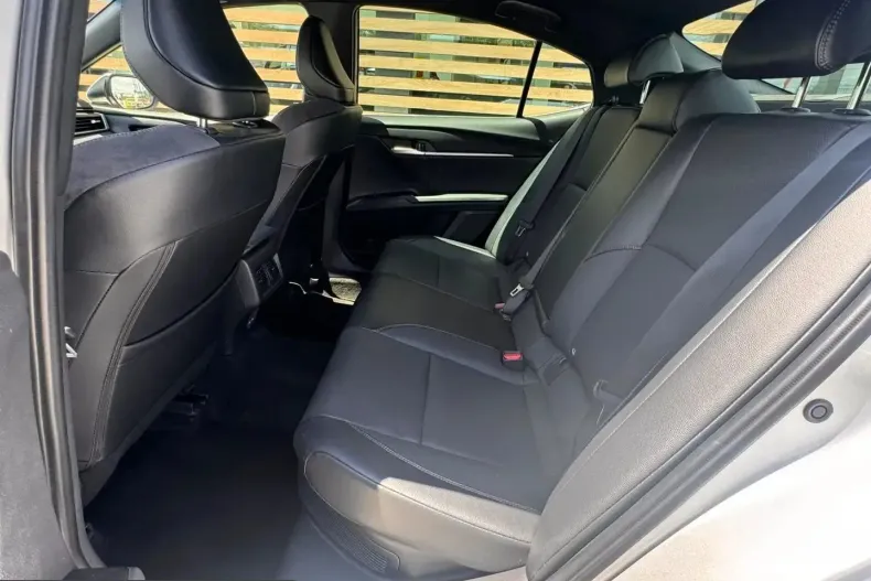 Toyota Camry din 2024 cu 19.450 km - oferta TOY233387 - foto 11